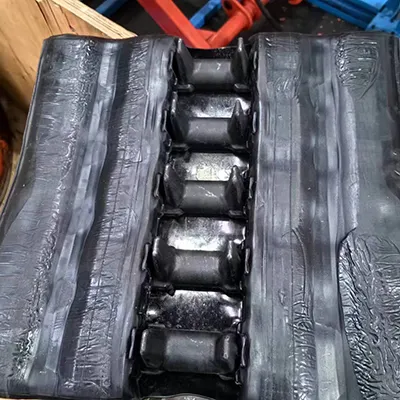 ماكينة التجميع الأولي للجنزير المطاطي
